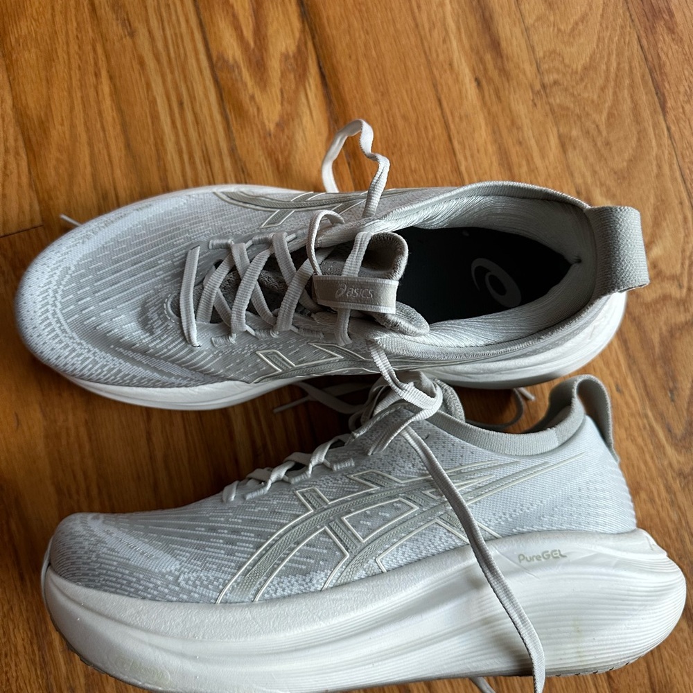ASICS Light Gray GEL-NIMBUS 27